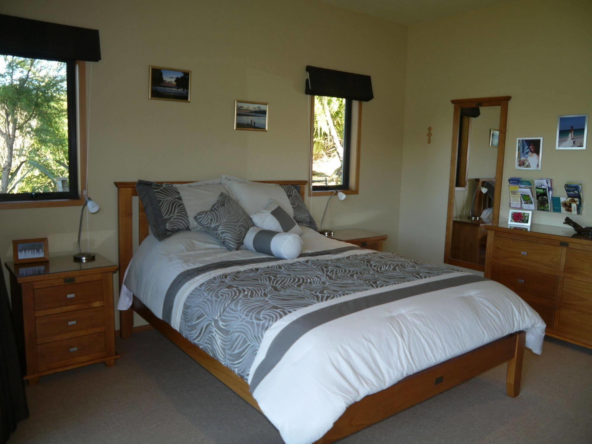 Okiwa Bay Lodge Picton Exterior photo